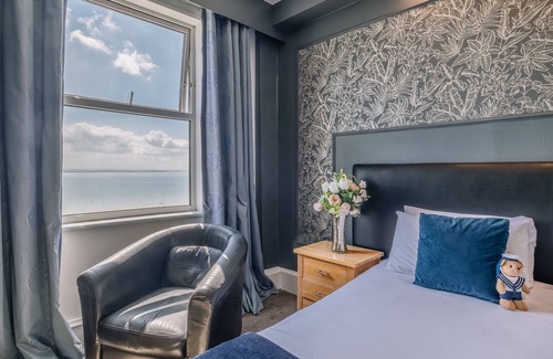 Westcliff-on-Sea Hotel | Muthu Westcliff Hotel (Near London Southend Airport)