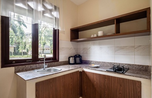 Carita Bed & Breakfast | Mutiara Carita Cottages