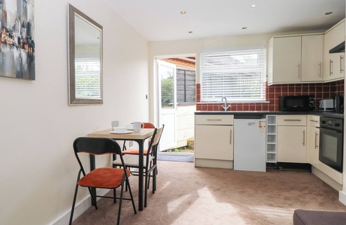 Ford Cottage | MUTLEY HALL, pet friendly, with a garden in Eastergate