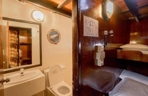 Gulhi Boat Rental | MV Aisha Shafari Boat