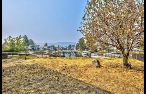 Camp Richardson House | MV22 30 night minimum Alpine South Lake Tahoe Home with Tahoe Keys Amenities!