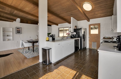 Southeast Carmel Villa | Mv45 Edge of the ocean estate Carmel by the Sea