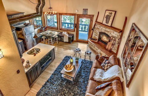 Tahoe Village Cabin | Mv8 lakeview across from Heavenly