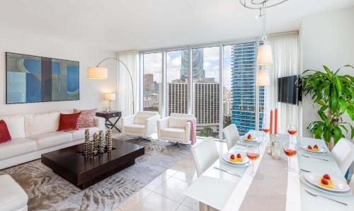 Downtown Miami House | MVR - Brickell Icon w Massive Pool & Spa