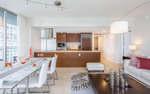 Downtown Miami House | MVR - Brickell Icon w Massive Pool & Spa