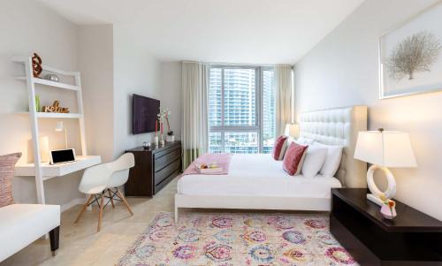 Downtown Miami House | MVR - Brickell Icon w Massive Pool & Spa
