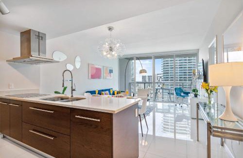 Downtown Miami Apartment | MVR - Icon Brickel River & Bay Views