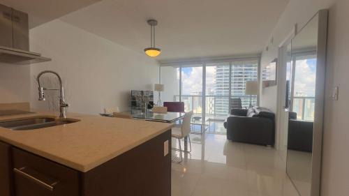 Downtown Miami Apartment | MVR - Icon Brickell - View & Value