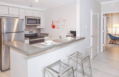 Coconut Grove Apartment | MVR - Poolside Bliss w-Skyline Views-Book Now