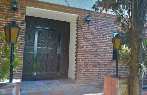 Tequisquiapan House | Espaciosa casa con alberca y asador en el Club de Golf Tequisquiapan