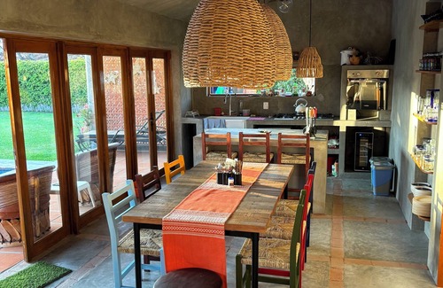 Lomas de Cocoyoc Ski Chalet | Casa en Lomas de Cocoyoc, Alberca, Pet friendly.