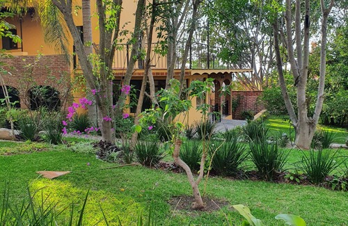 Ixtlahuacan de los Membrillos House | Charming room near Chapala