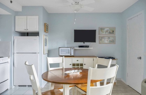 Napeague Apartment | My Amity 1BR Beachside Home | Tennis+Pool+WiFi+PKG