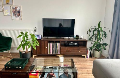 Coldharbour House | My Apartment Brixton - Modern Double Room with En-suite