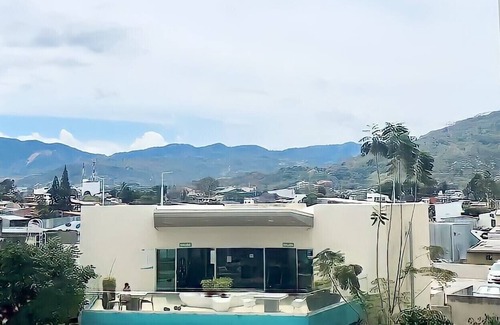 San Jose Apartment | My Condo Retreat! Family-sized, Pool View with balcony!