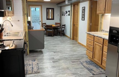 Willmar House | MY FLAT! Industrial 3 Bd with outdoor space!