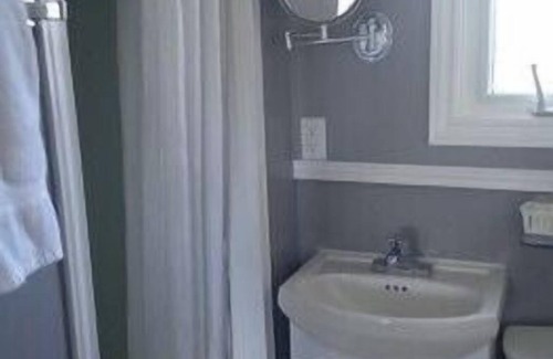 Manitoulin District Hotel | My Friends Inn Manitoulin