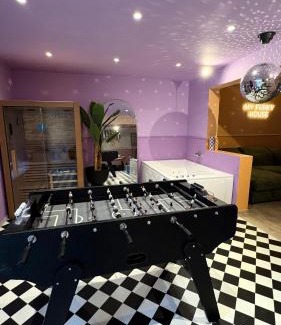 Manage House | My Funky House - Manage - Spa, jacuzzi, billard, cinéma, Nintendo Switch, karaoké