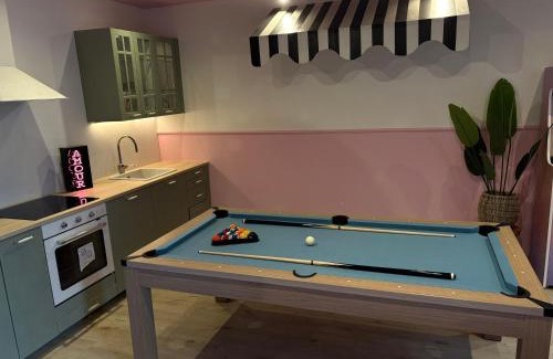 Manage House | My Funky House - Manage - Spa, jacuzzi, billard, cinéma, Nintendo Switch, karaoké