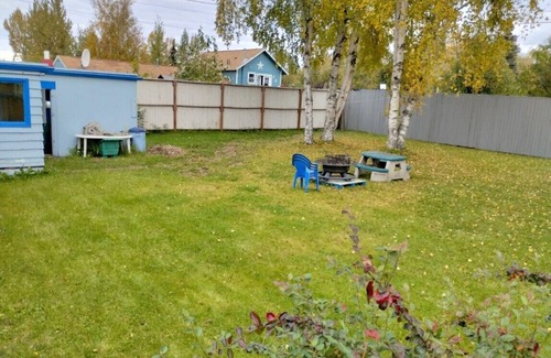 Campbell Park House | My Grandmother's cozy home - FREE Laundry & Wi-fi