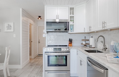 Panama City Beach Apartment | MY HAPPY PLACE TOO! BEACHFRONT! PATIO! FREE BEACH CHAIRS MARCH 1-OCTOBER 31