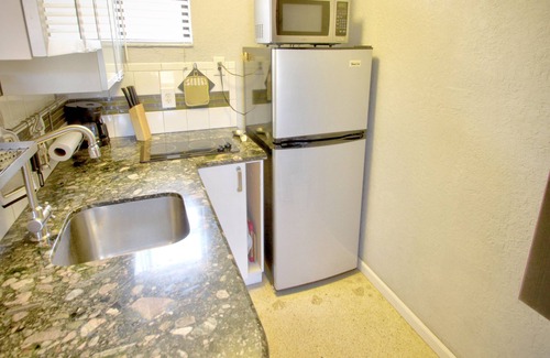 Hollywood Apartment | My Hollywood Beach Rentals B207 . Steps to the beach. Pool and Free Parking.