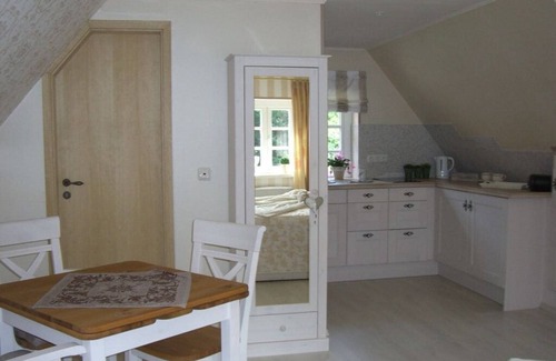 Dorpling House | "My Little Rose Cottage"