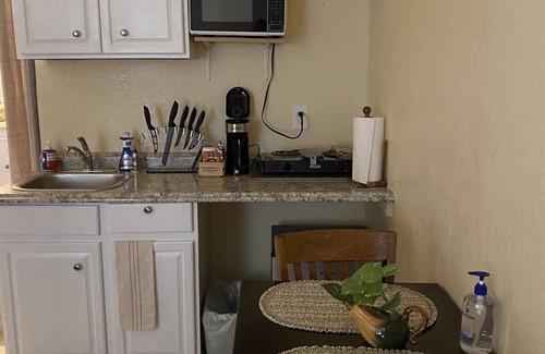 West San Antonio Apartment | My lovely 1 bed private studio with kitchenette