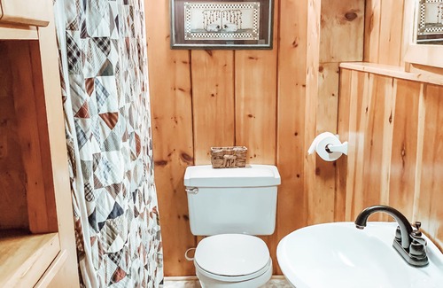 Lucas Cabin | My Old Kentucky Hideaway- Lakeview Cabin