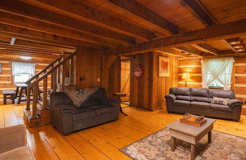 Madisonville Bed & Breakfast | My Old Kentucky Home! Restful Log cabin retreat.