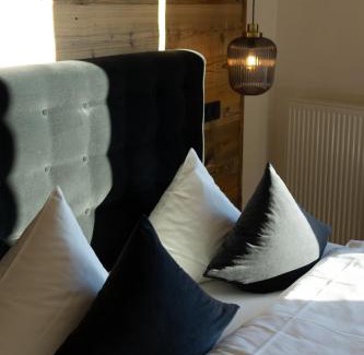 Lautzenhausen Hotel | My Place