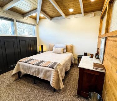 Willmar Apartment | MY PLACE! Luxury 2 Bed with piano!