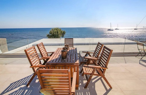 Exomytis House | My Rental Homes - Maison Nica with heated Jacuzzi on a panoramic terrace