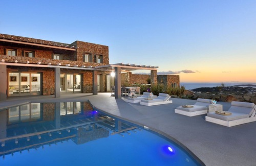 Plintri Villa | My Rental Homes - Villa Stardust with private pool with Jacuzzi and patio
