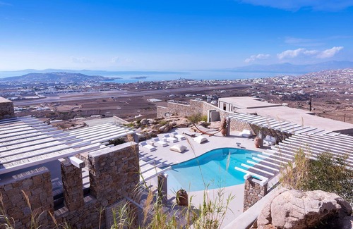 Plintri Villa | My Rental Homes - Villa Stardust with private pool with Jacuzzi and patio