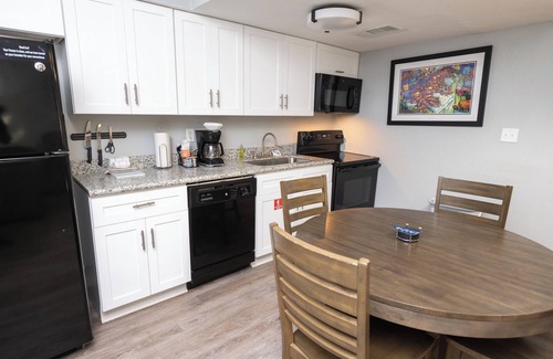 French Quarter Condo | My SouthernComfort at 519 Frenchmen street! 204