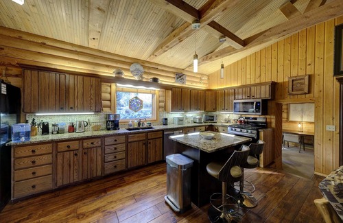Saddlestring House | My Story | King Bed - Peaceful Cabin Retreat in Story, WY
