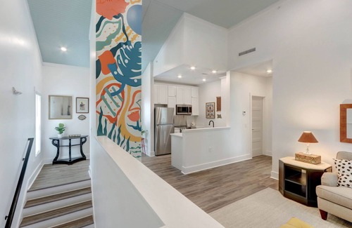 Thunderbolt Cottage | My Sunny Day - Airy Loft W/Mural - 5 Min to SAV By Lucky Savannah