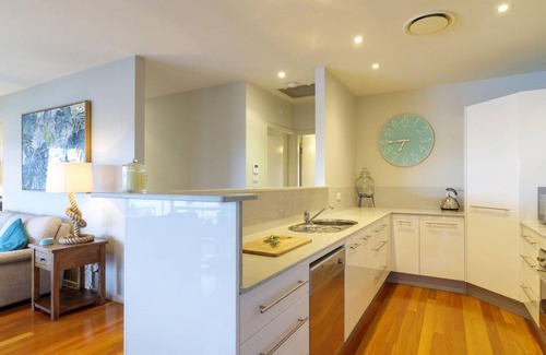 Tea Gardens House | Myall River Magic - well-appointed townhouse overlooking the Myall River