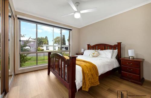 Surfside House | Myamba Sands, 150m to Beach