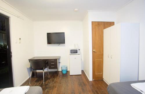 Bakers Creek Hotel | Mycow Accommodation Mackay