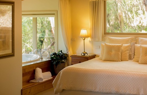 Healesville Bed & Breakfast | Myers Creek Cascades Luxury Cottages