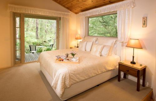 Healesville Bed & Breakfast | Myers Creek Cascades Luxury Cottages