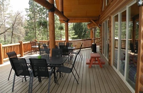 Lakehead-Lakeshore Cabin | Myers' Hillside Hideaway w/Boat Slip