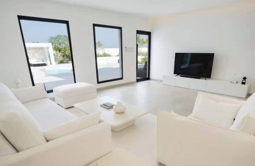 Al-Fujairah Other | Mykonos luxury retreat farmhouse