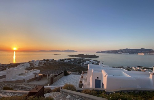 Ano Mera House | Mykonos Villa luminosa, private pool with sunset view.
