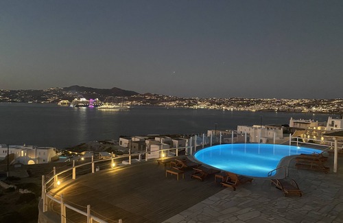 Ano Mera House | Mykonos Villa luminosa, private pool with sunset view.