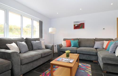 Pendeen House | Myles View