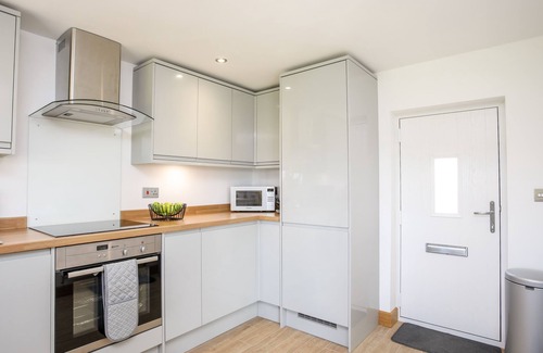 Llanfairpwllgwyngyll House | MYNYDD MWYN, family friendly, with hot tub in Llanfairpwllgwyngyll