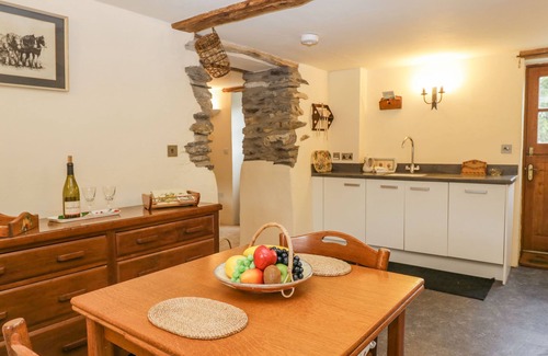 Low Newton Cottage | MYRA'S VIEW, romantic, character holiday cottage in Newby Bridge